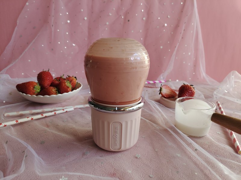 Steps for Making Strawberry Mousse