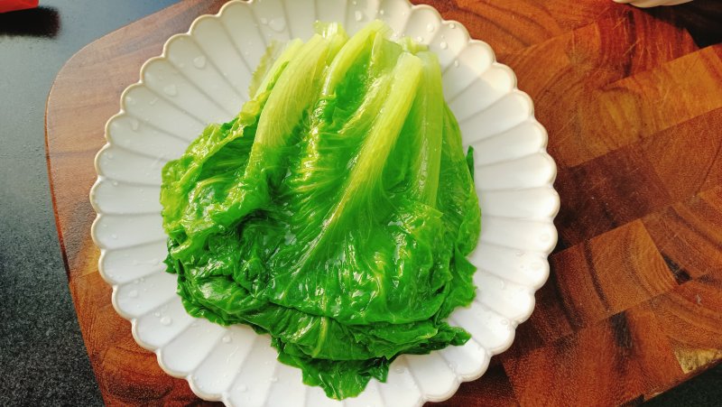 Steps for cooking Blanched Roman Lettuce