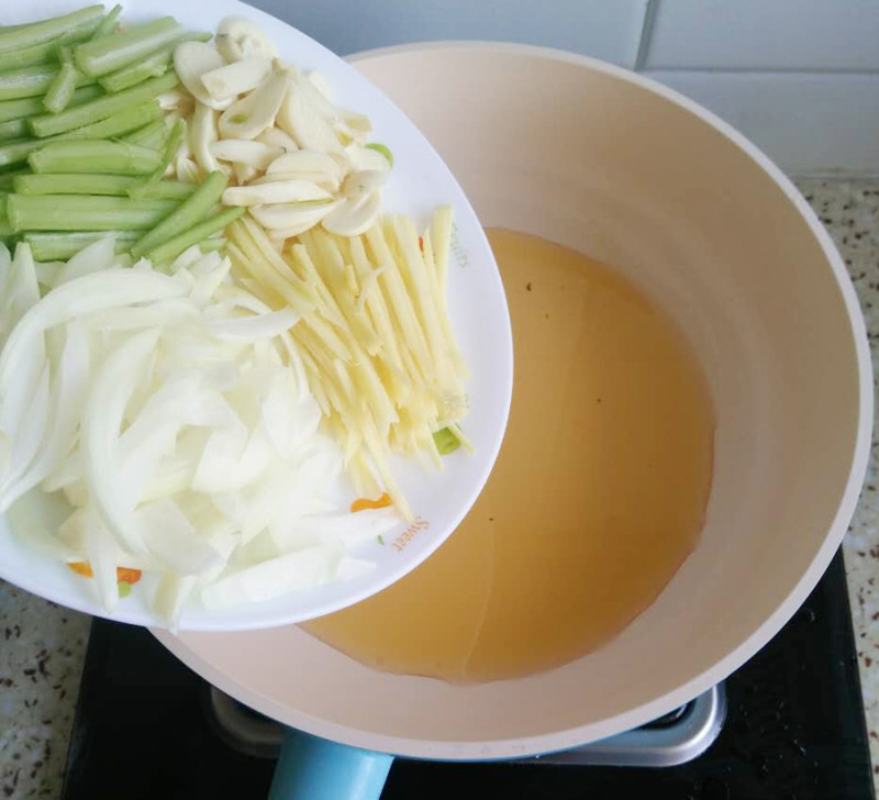 Steps for Making Spicy Chicken