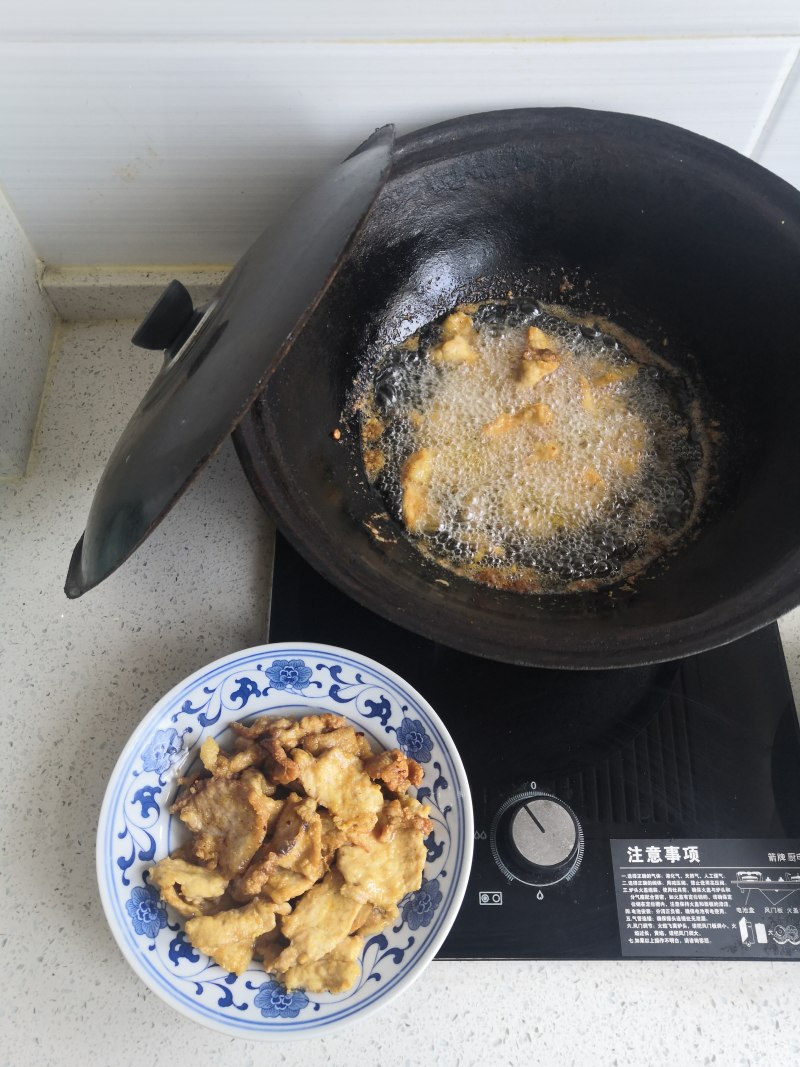 Steps for Making Easy Fried Pork Slices