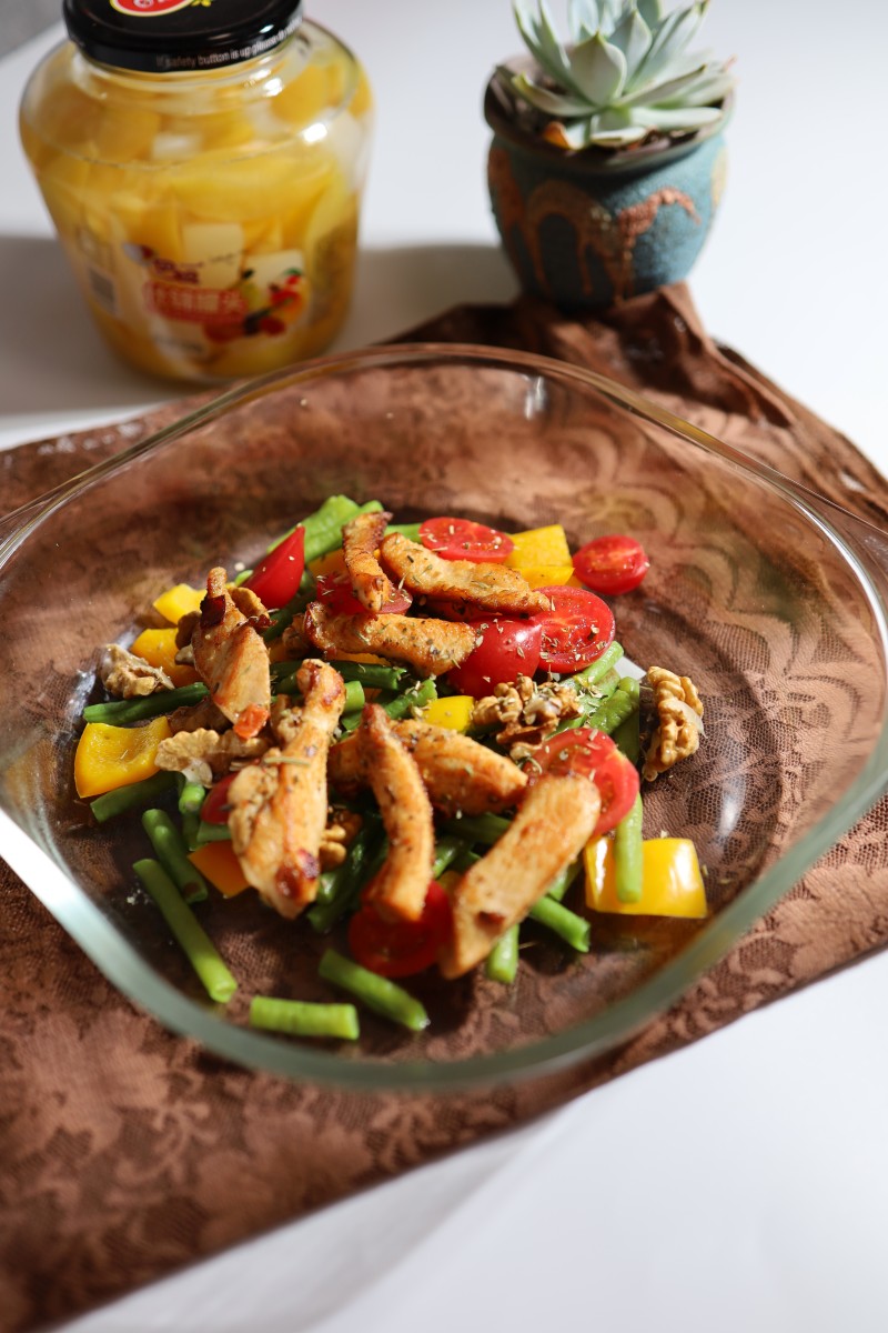 Green Bean and Chicken Breast Fruit Salad