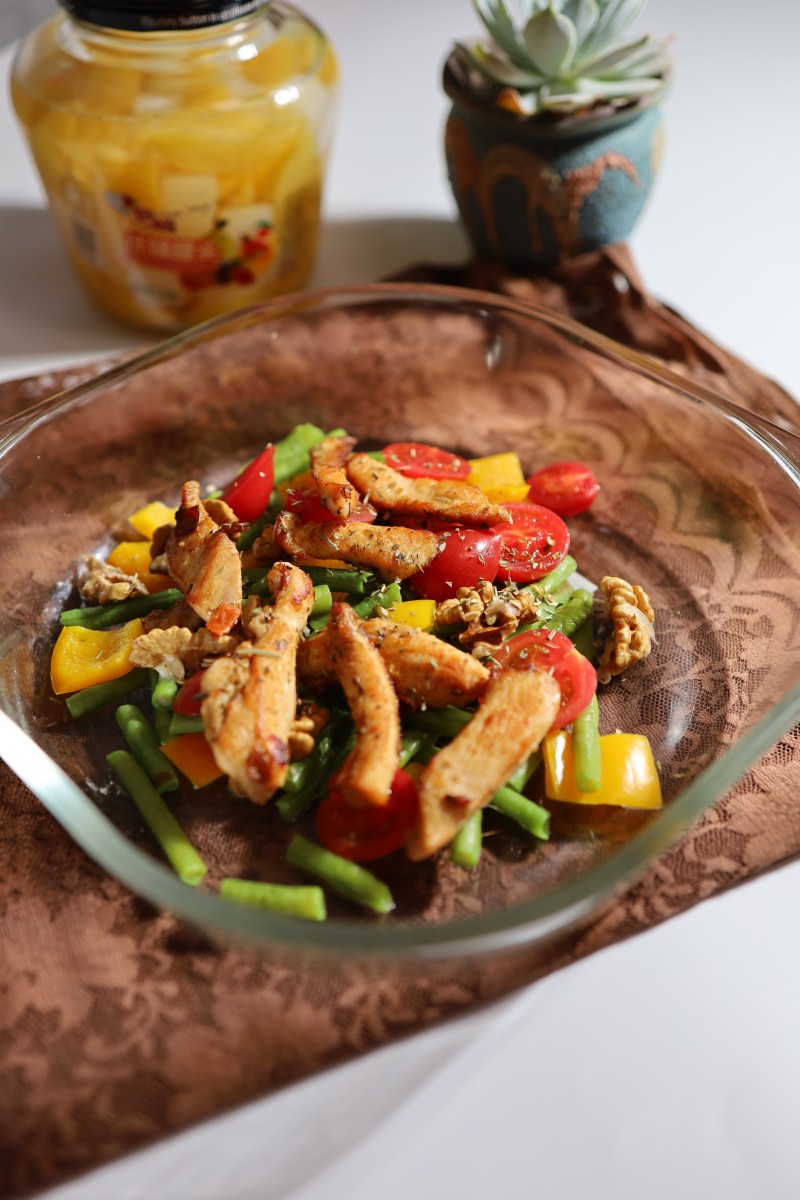 Green Bean and Chicken Breast Fruit Salad