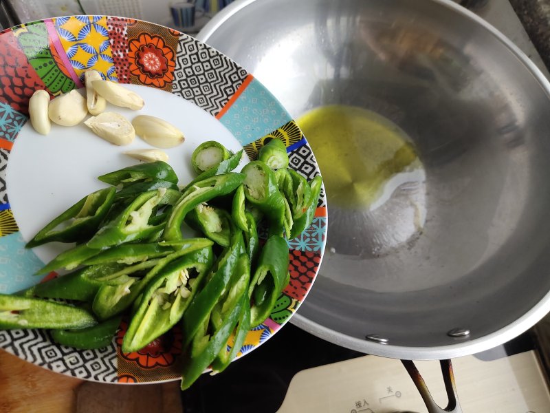 Steps for Making Spicy Stir-Fried Cabbage