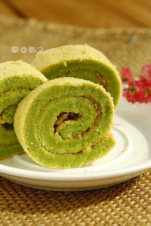 Celery Juice Cake Roll