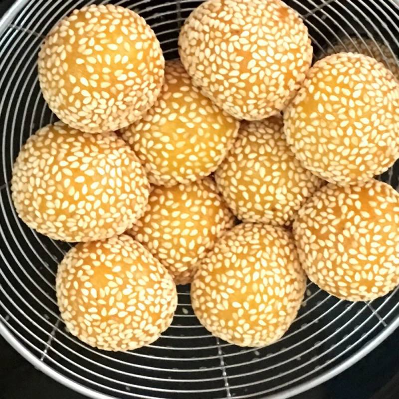 Steps for Making Pumpkin Sesame Balls