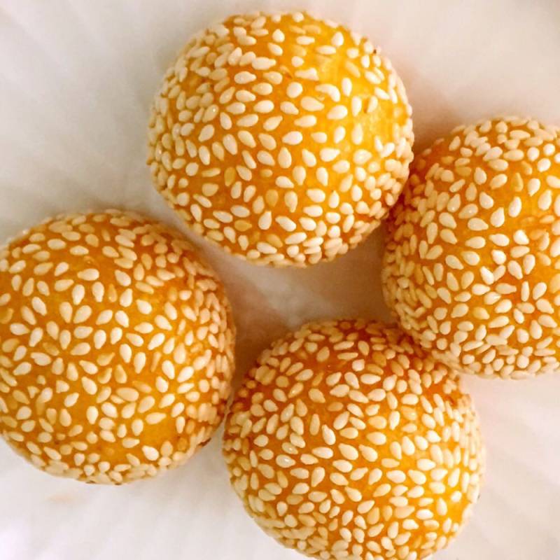 Steps for Making Pumpkin Sesame Balls