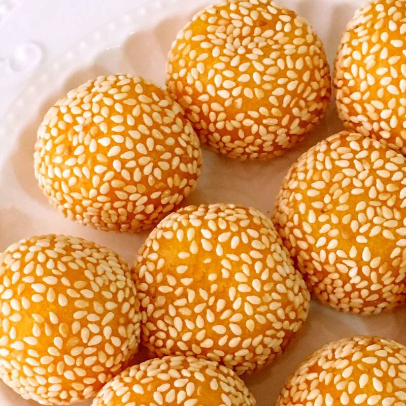 Steps for Making Pumpkin Sesame Balls