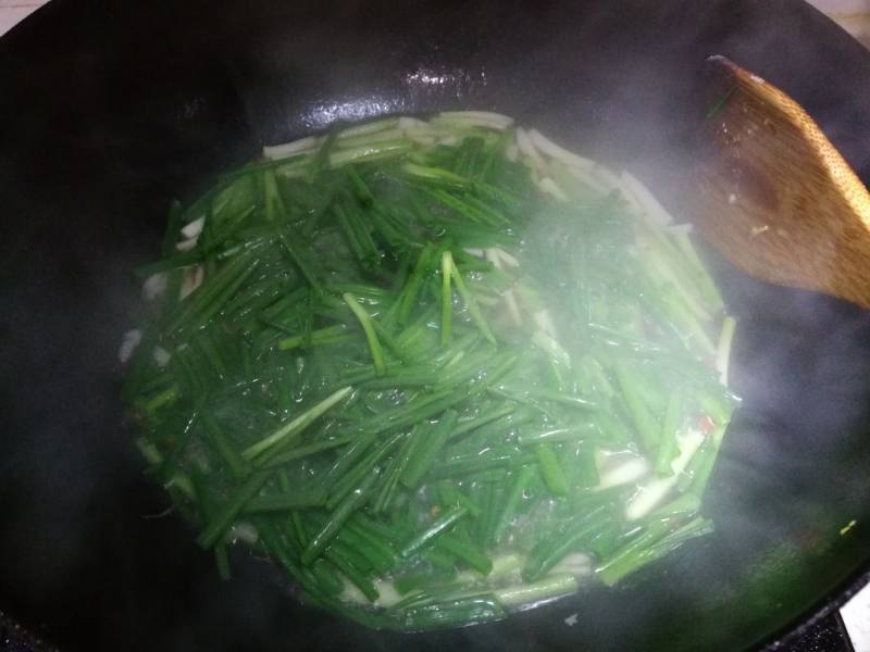 Steps to make Douchi Scallion Soup