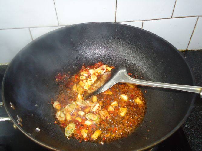 Steps for Cooking Dry-fried Yellow Croaker