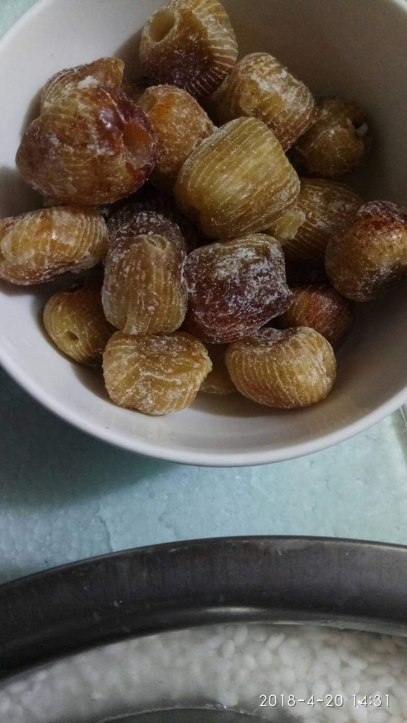 Steps for Making Four-cornered Glutinous Rice Dumplings