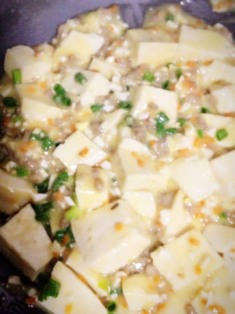 Steps for Cooking Salted Egg Stewed Tender Tofu