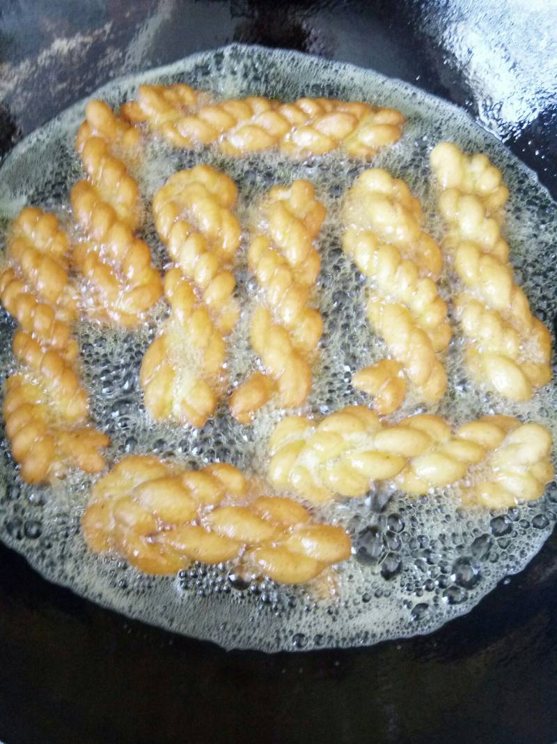 #Mom's Taste# Crispy Sesame Twist Preparation Steps