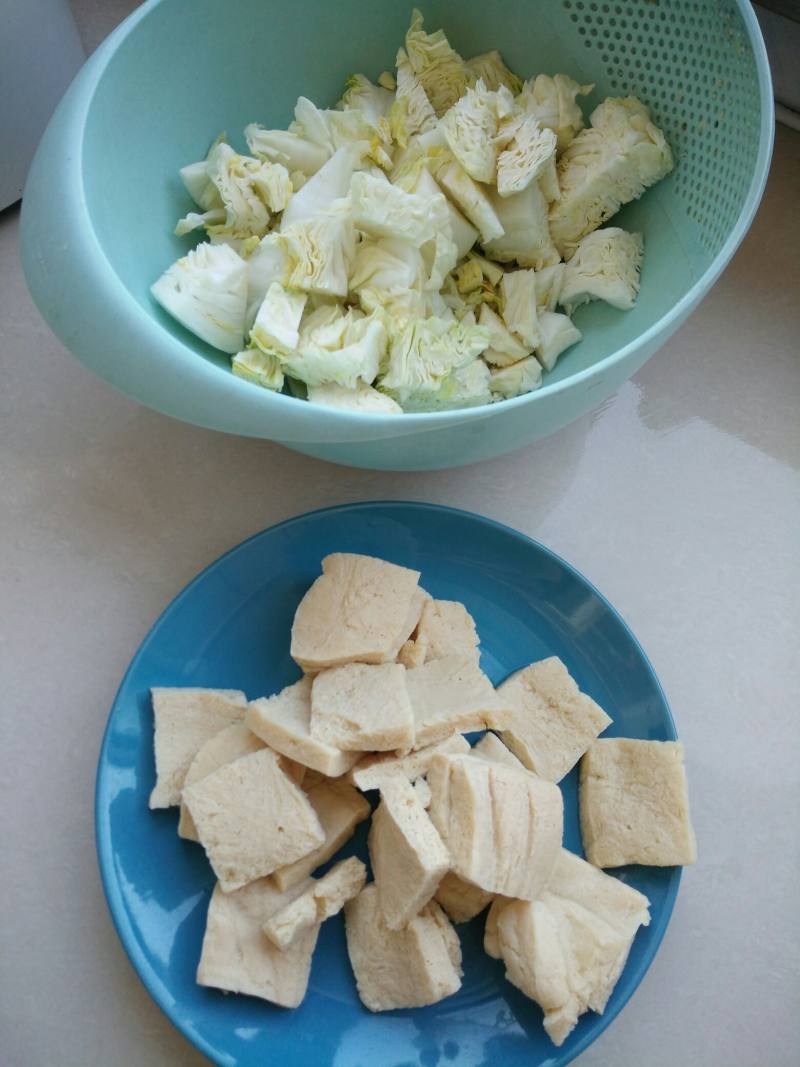 Steps for Making Braised Pork Belly with Vegetables in Clay Pot