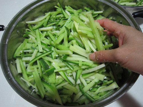 Crispy Pickled Vegetables - Spicy Radish Strips Making Steps