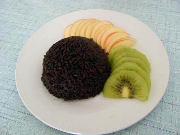 Steps to make Yogurt Black Rice Fruit Bowl