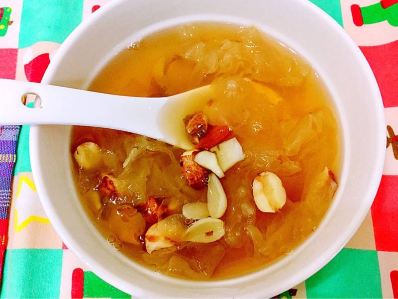 Steps for making Lotus Seed, Lily and Tremella Sweet Soup