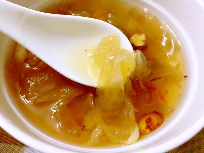 Steps for making Lotus Seed, Lily and Tremella Sweet Soup