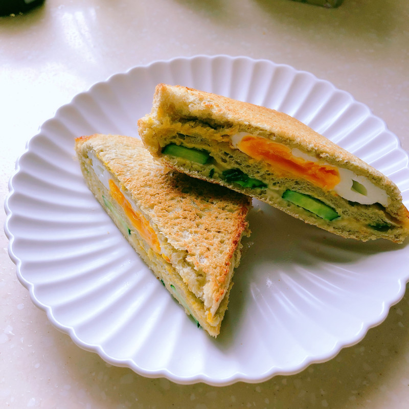 Steps for Making Green Tea Egg Sandwich