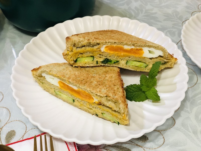 Steps for Making Green Tea Egg Sandwich