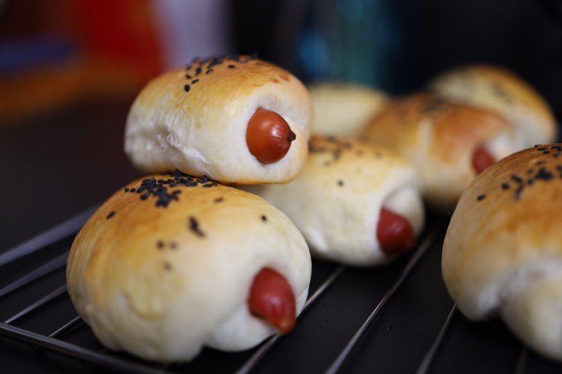 Steps for Making Hot Dog Bread