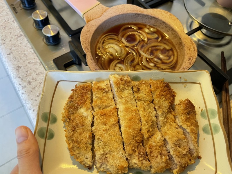 Steps for Making Onion Pork Chop Rice