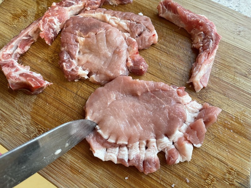 Steps for Making Onion Pork Chop Rice