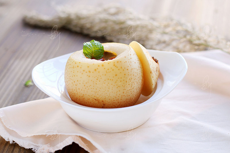 Steamed Pear with Rock Sugar