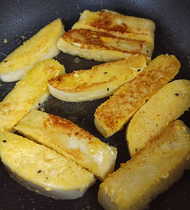 Steps for Making Egg Milk Sesame Steamed Bun Strips