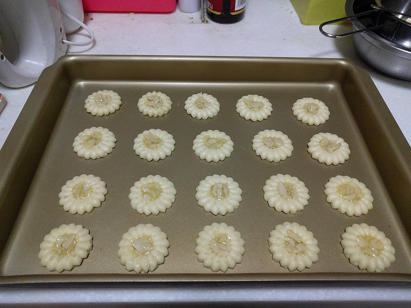 Steps for making Original Roman Shield Biscuits