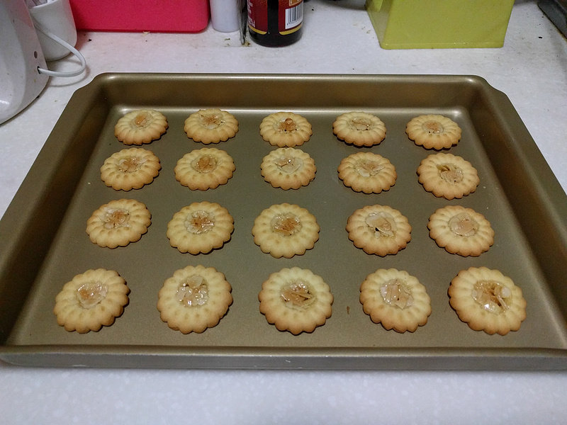 Steps for making Original Roman Shield Biscuits