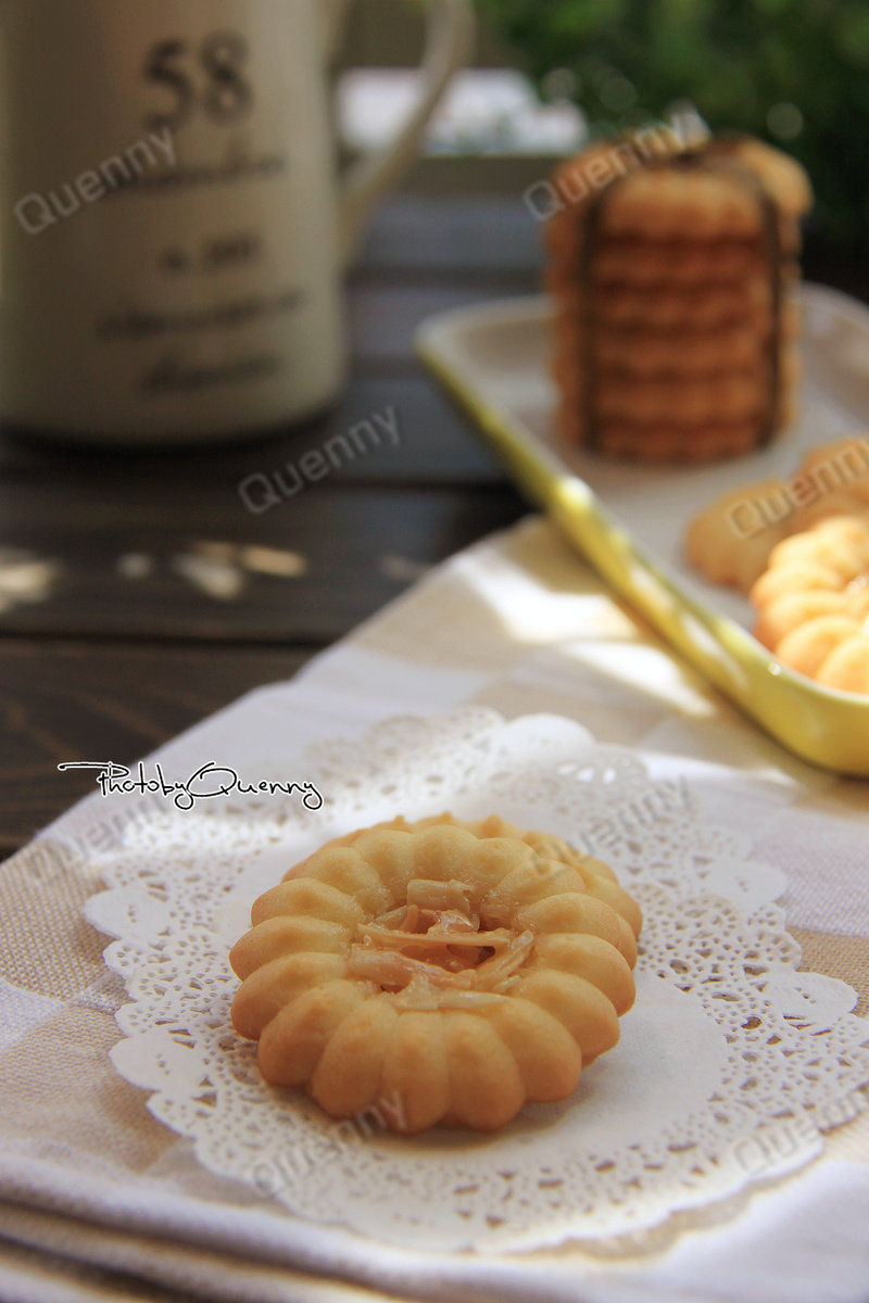 Original Roman Shield Biscuits