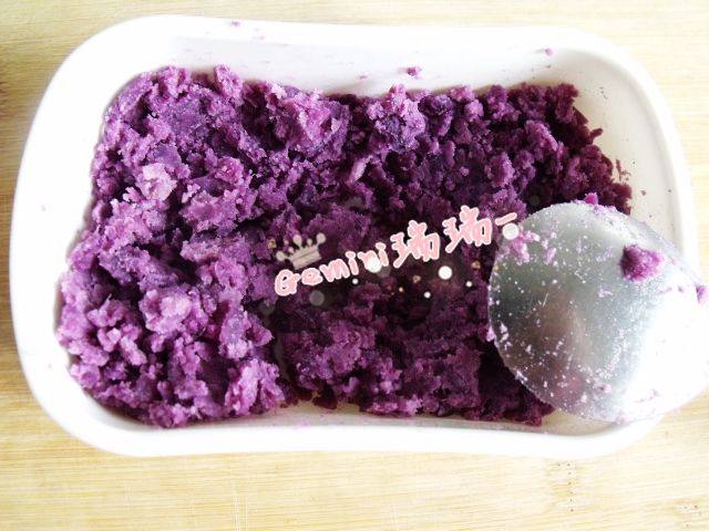 Steps for Making Purple Sweet Potato Sago Pudding