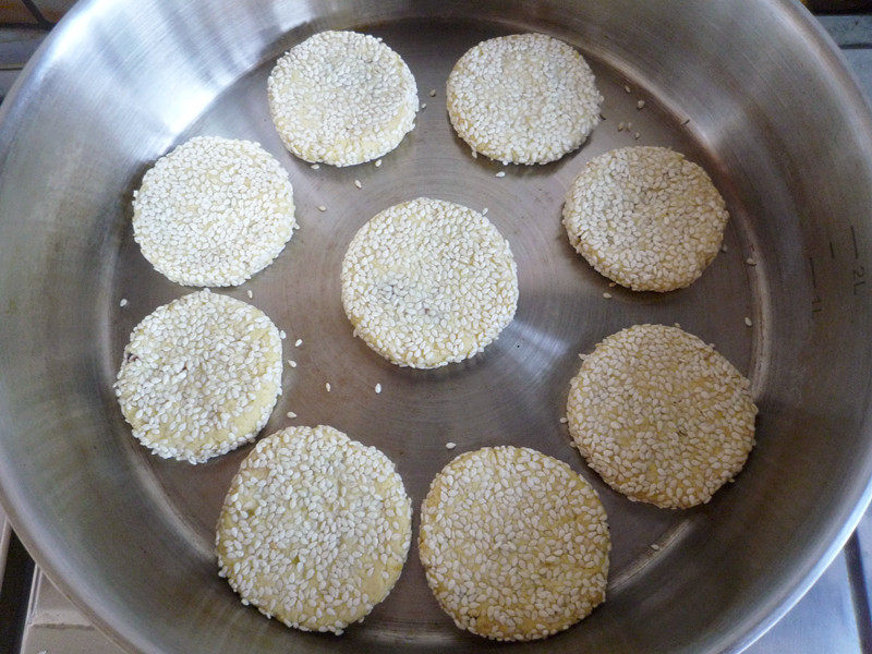 Step-by-Step Sesame Sweet Potato Cakes