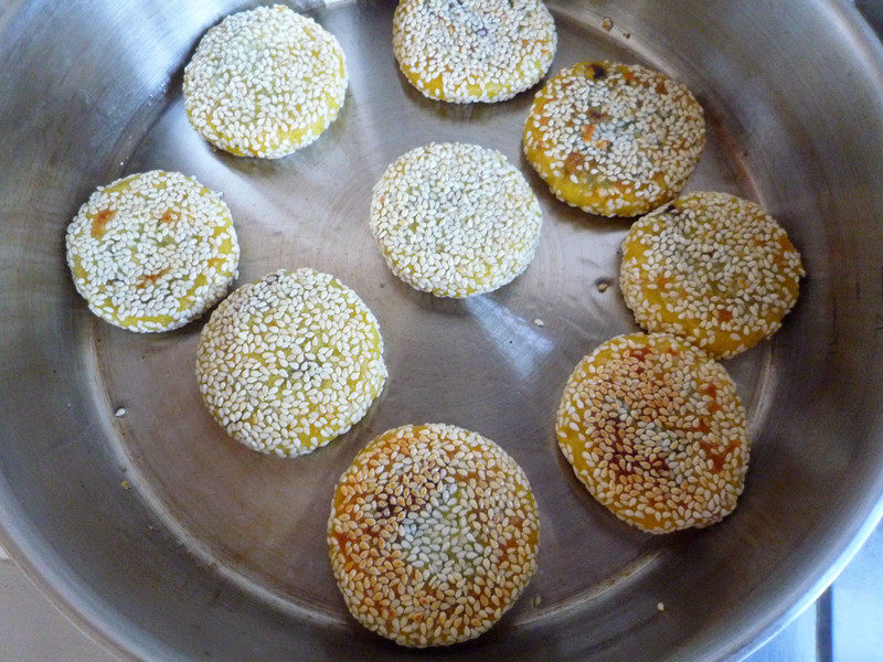 Step-by-Step Sesame Sweet Potato Cakes