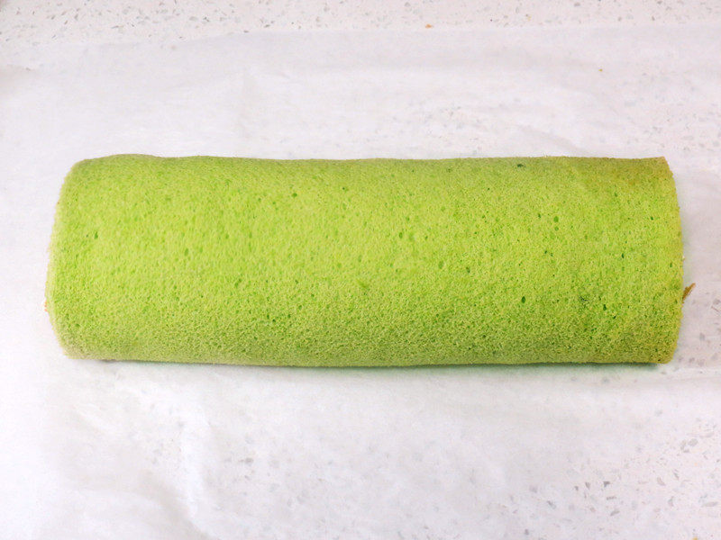 Fresh and Delicate: Spinach Pumpkin Cake Roll - Cooking Steps