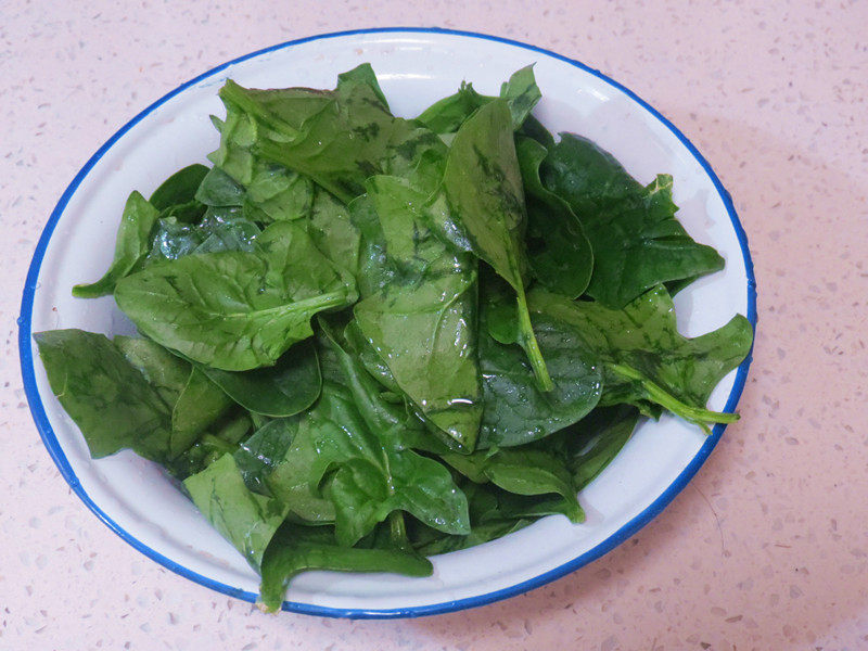 Fresh and Delicate: Spinach Pumpkin Cake Roll - Cooking Steps