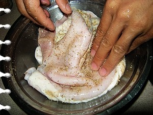 Steps for Cooking White Pepper Pig Stomach Soup