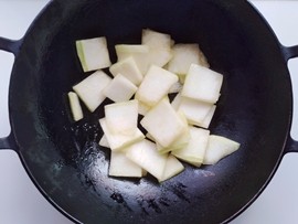 Steps for Cooking Winter Melon Seaweed Shrimp Soup