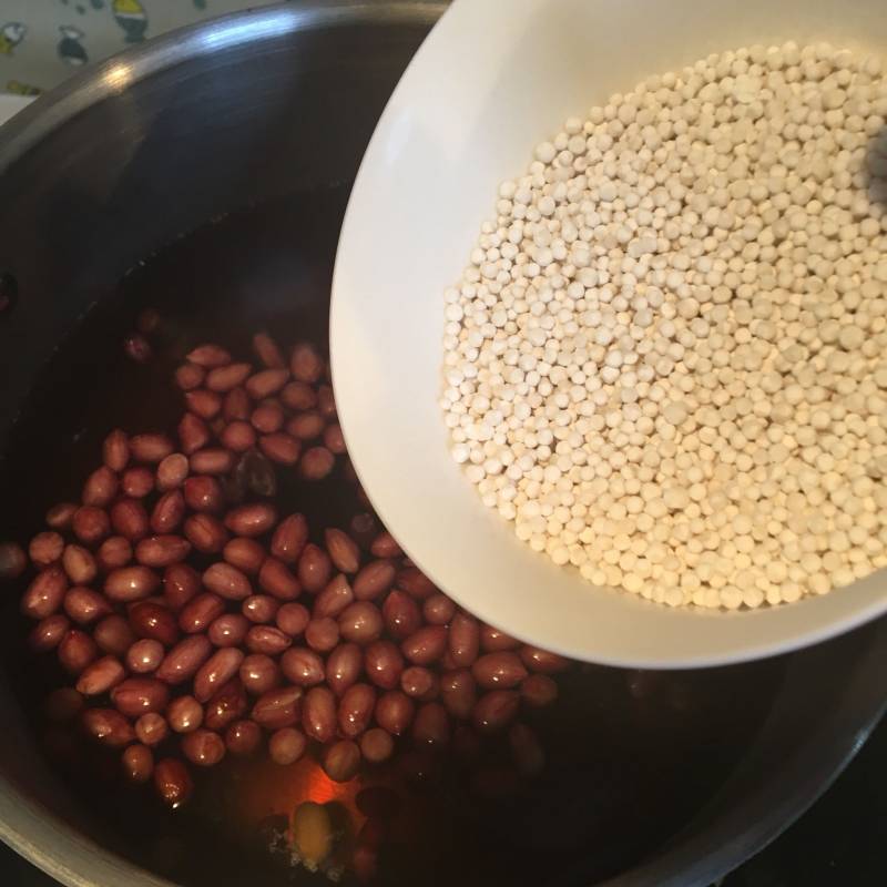 Steps for Cooking Sago Peanut and Red Date Soup