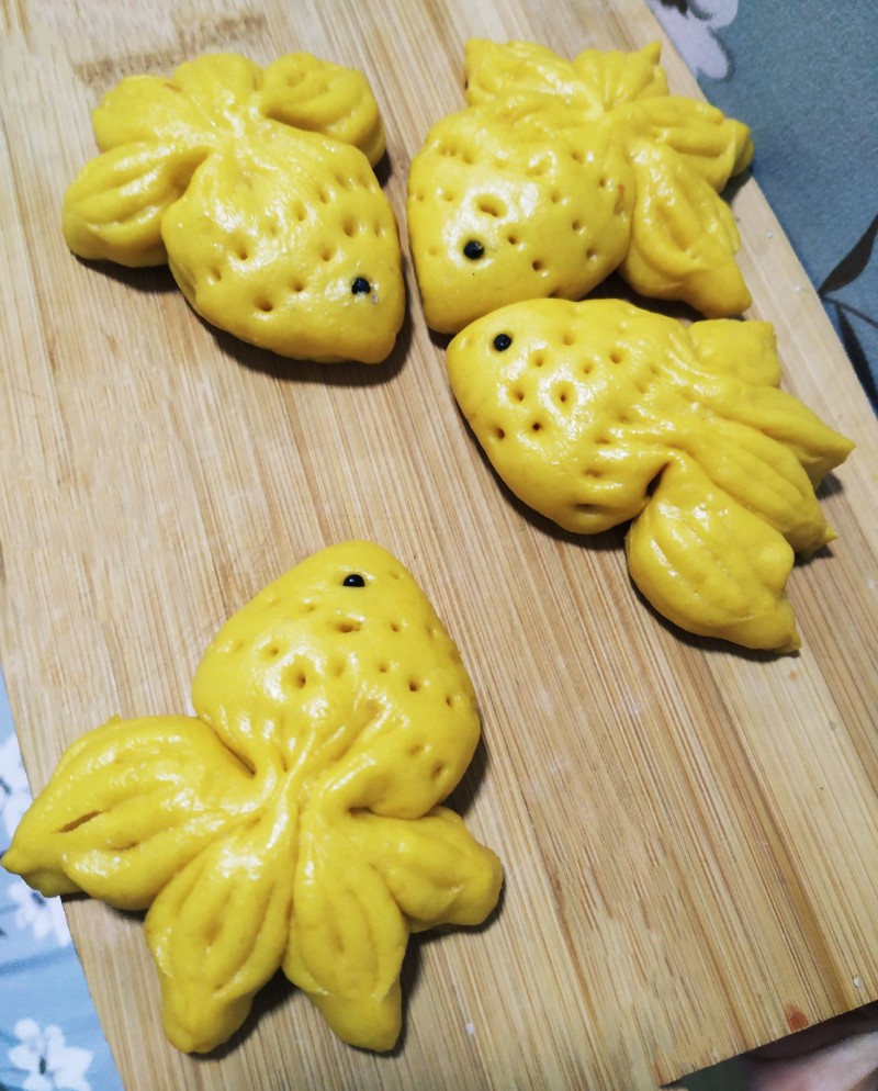 Goldfish Steamed Buns