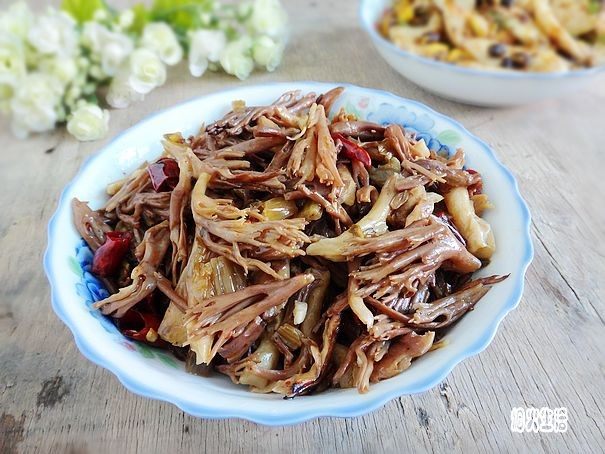 Sour Pickled Vegetable Stir-Fried Coral Mushroom