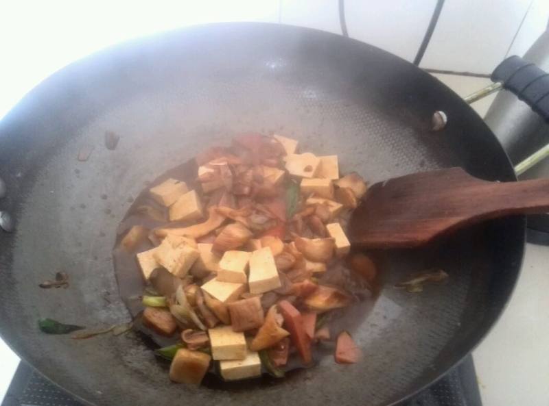 Detailed Steps for Flavorful Quail Egg with Shiitake Mushroom and Tofu