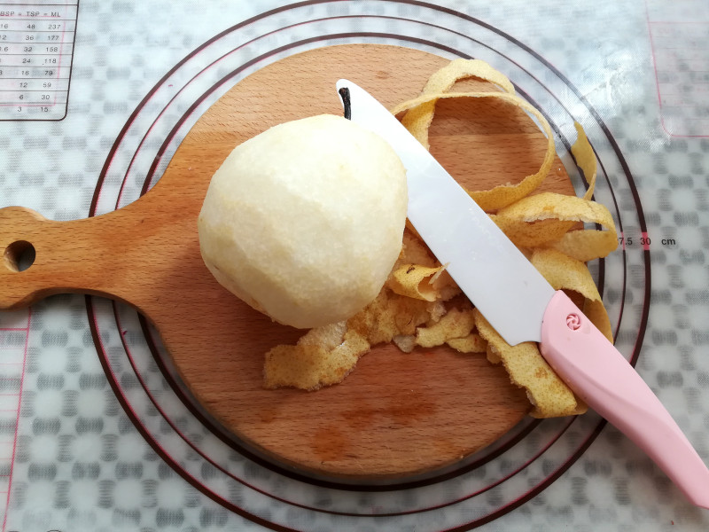 Steps for making Crystal Pear with Rock Sugar