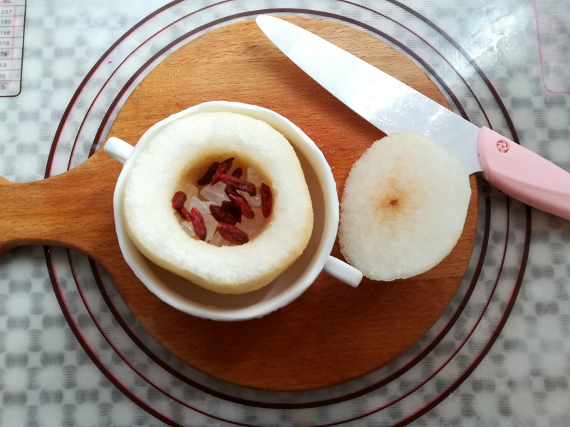 Steps for making Crystal Pear with Rock Sugar