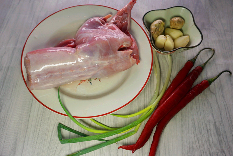 Steps for making Scallion King Rabbit