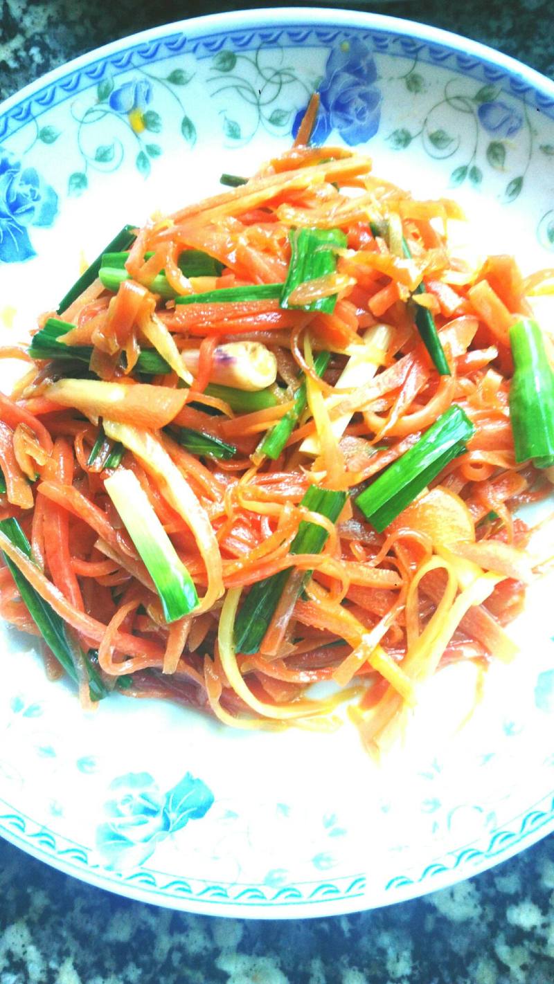 Steps for Making Stir-Fried Shredded Carrots