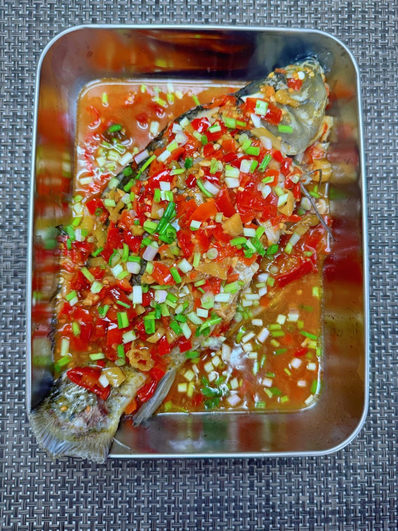 Steps for Cooking Cool Steamed Carp