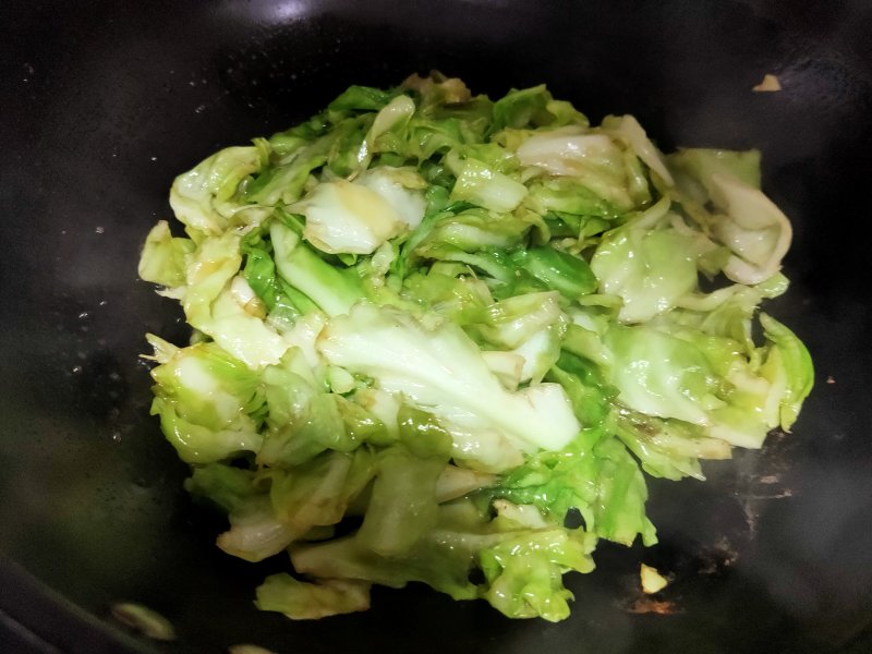 Steps for Making Stir-fried Round Cabbage