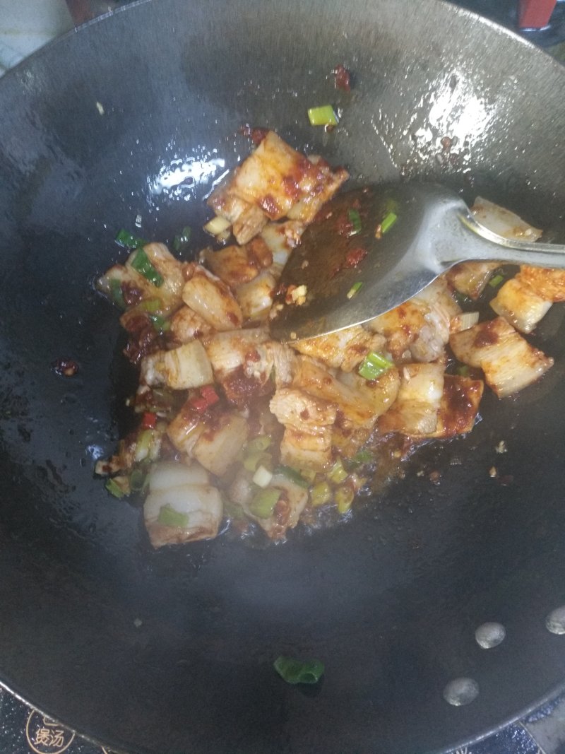 Steps for Braised Pork Belly with Dried Eggplant in Clay Pot