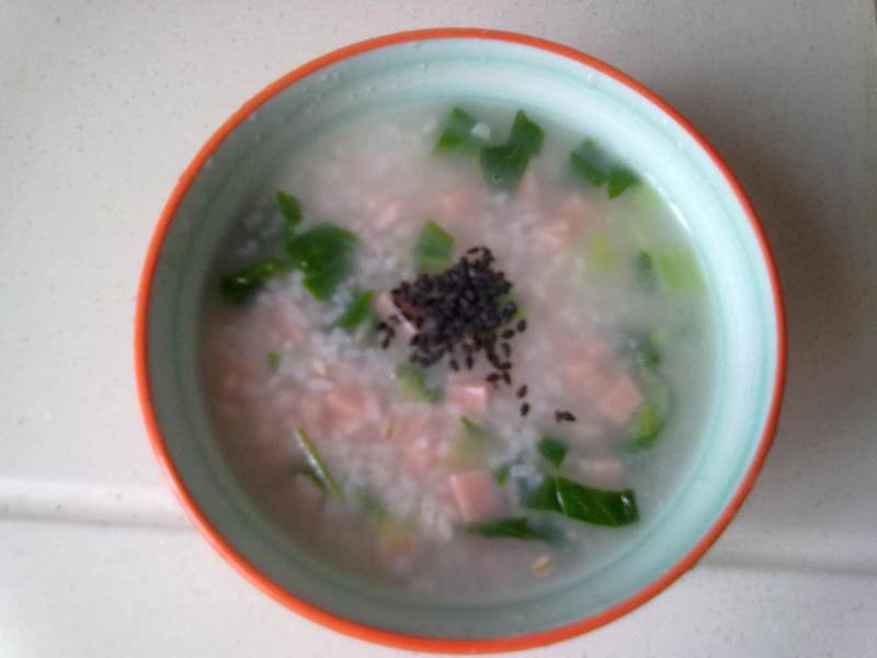 Green Vegetable and Ham Rice Porridge